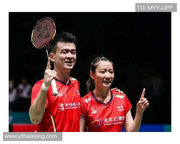 25号足球明星的传奇故事与赛场辉煌时刻回顾